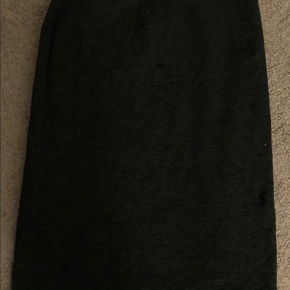 Liz Claiborne Grey Pencil Skirt - Picture 2 of 5